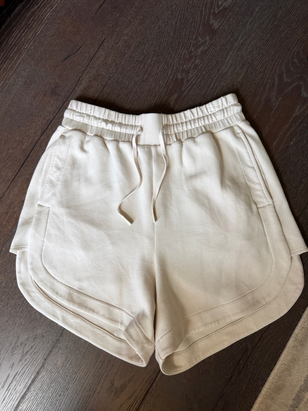 Varley Cream Layered-Hem Athletic Drawstring Shorts